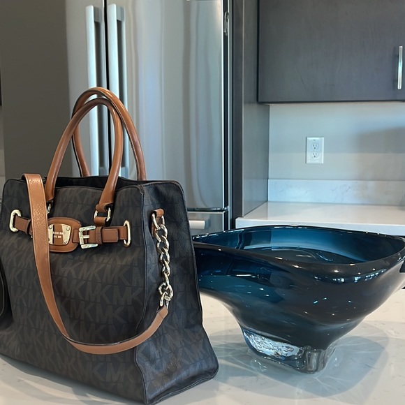 Michael Kors - Picture 3 of 4